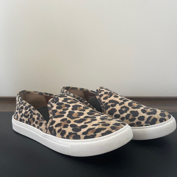 Steve Madden slip ons size 6 - Picture 1 of 3